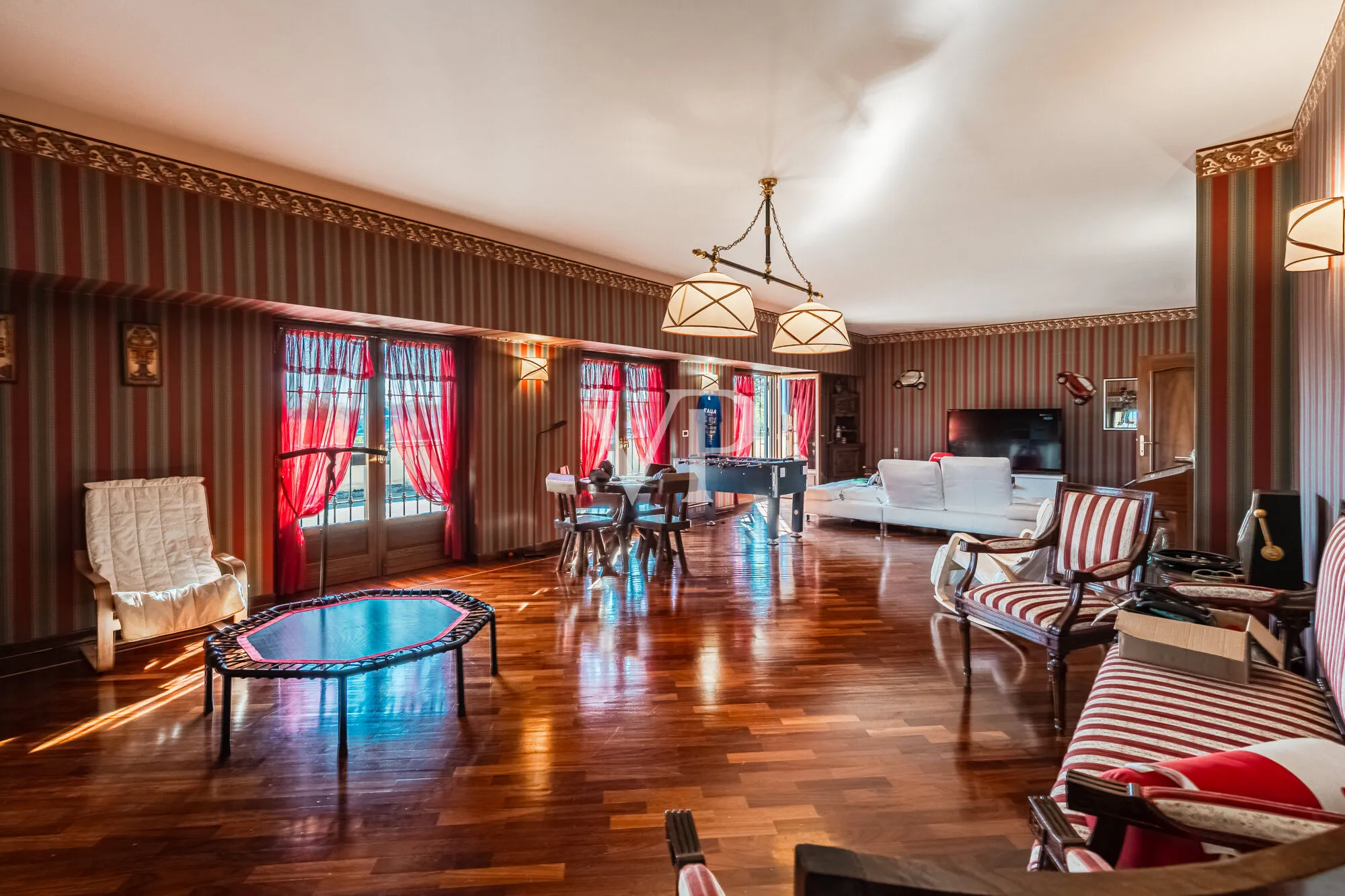 Luxury villa with pool in the hills of Monferrato