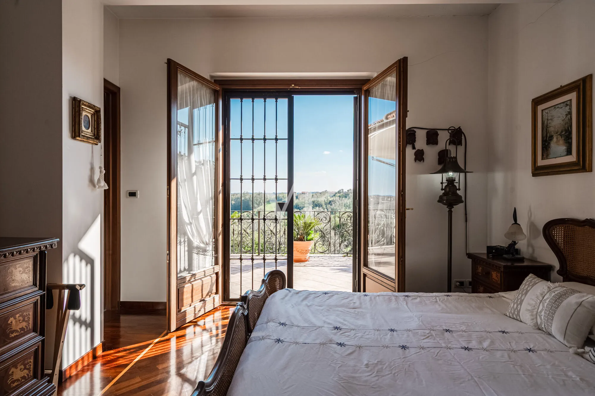 Luxury villa with pool in the hills of Monferrato