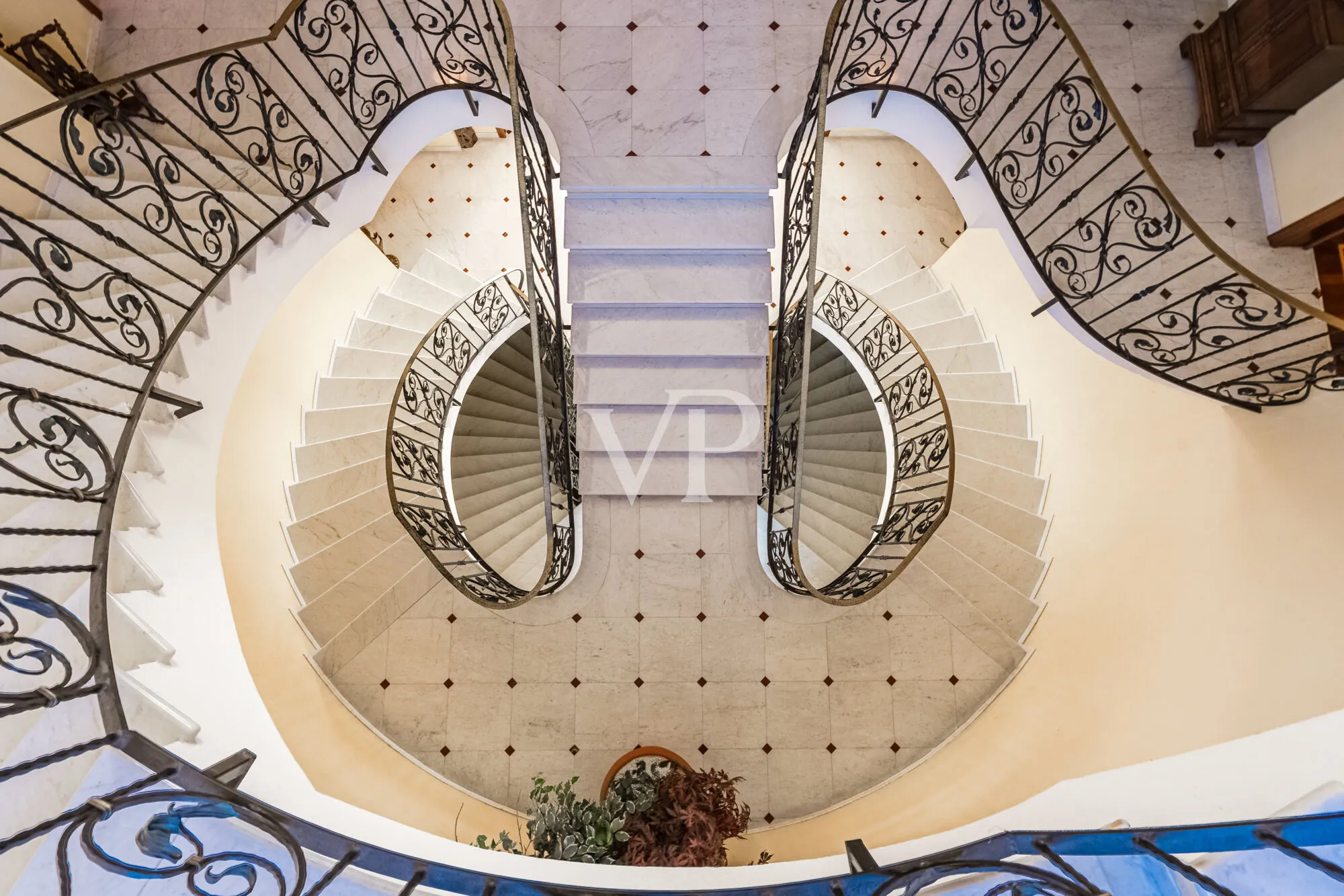 Luxury villa with pool in the hills of Monferrato