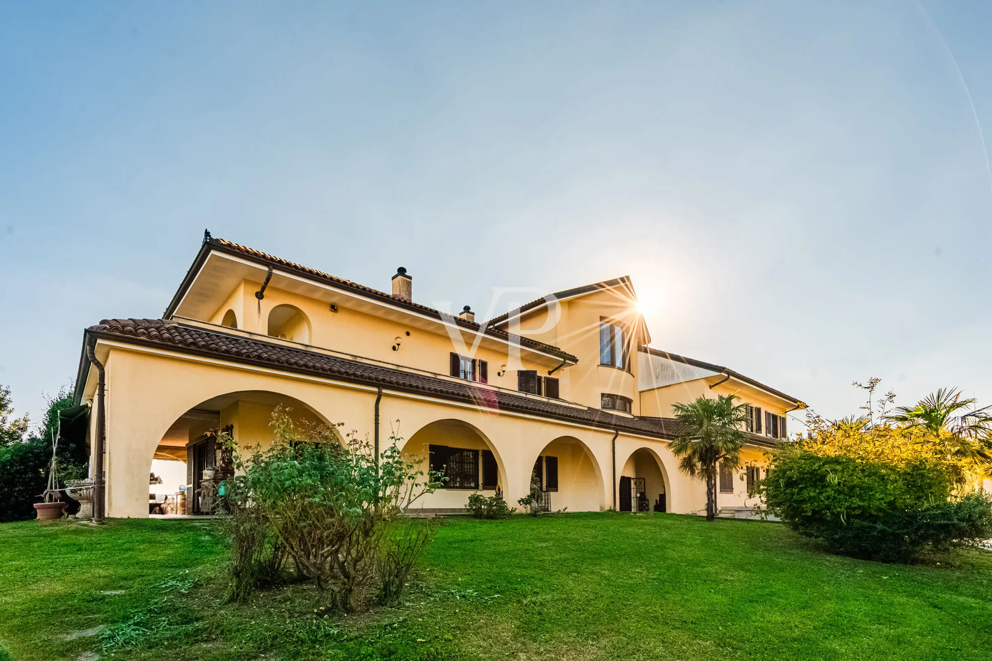 Luxury villa with pool in the hills of Monferrato