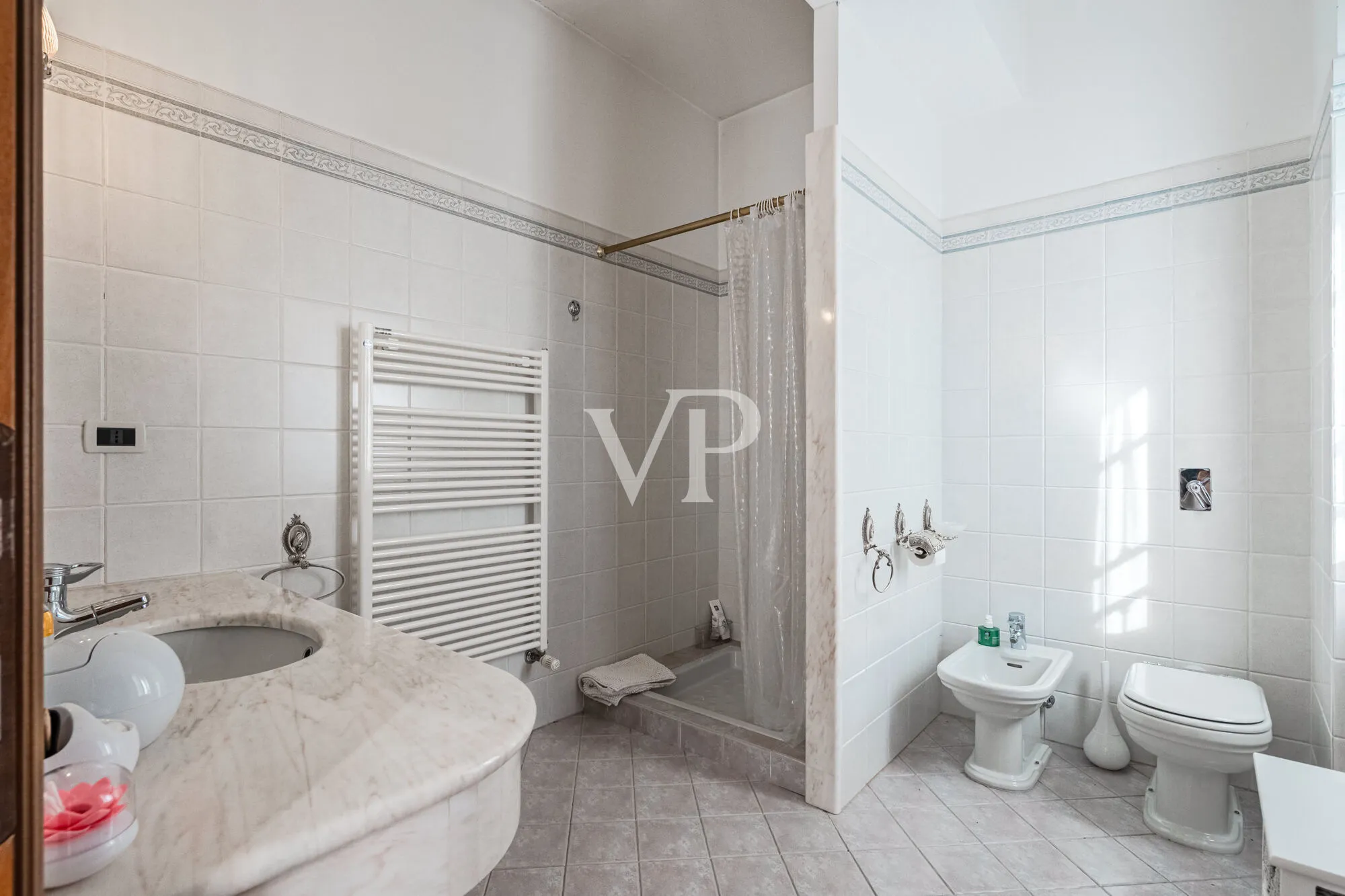 Luxury villa with pool in the hills of Monferrato