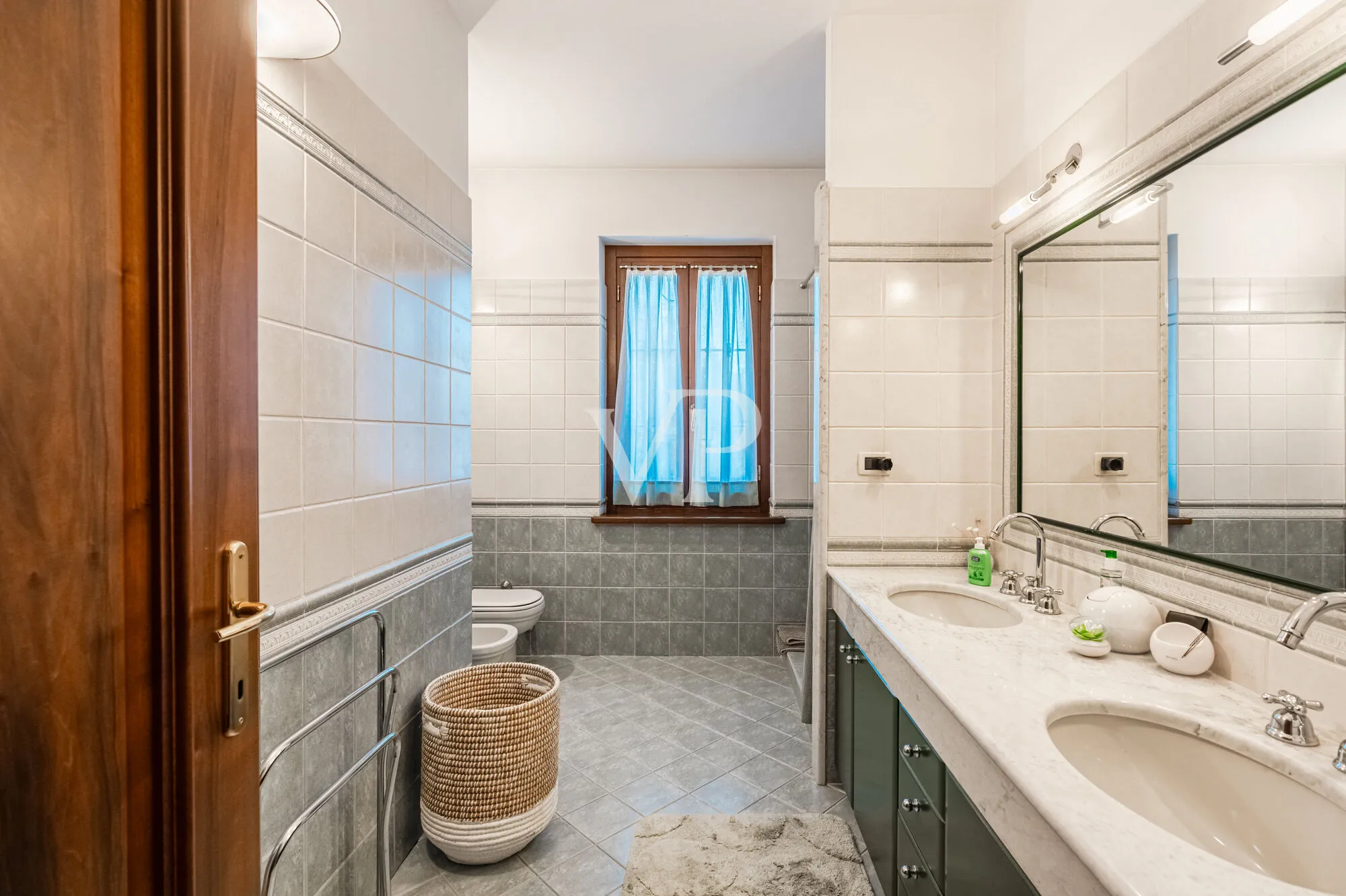 Luxury villa with pool in the hills of Monferrato