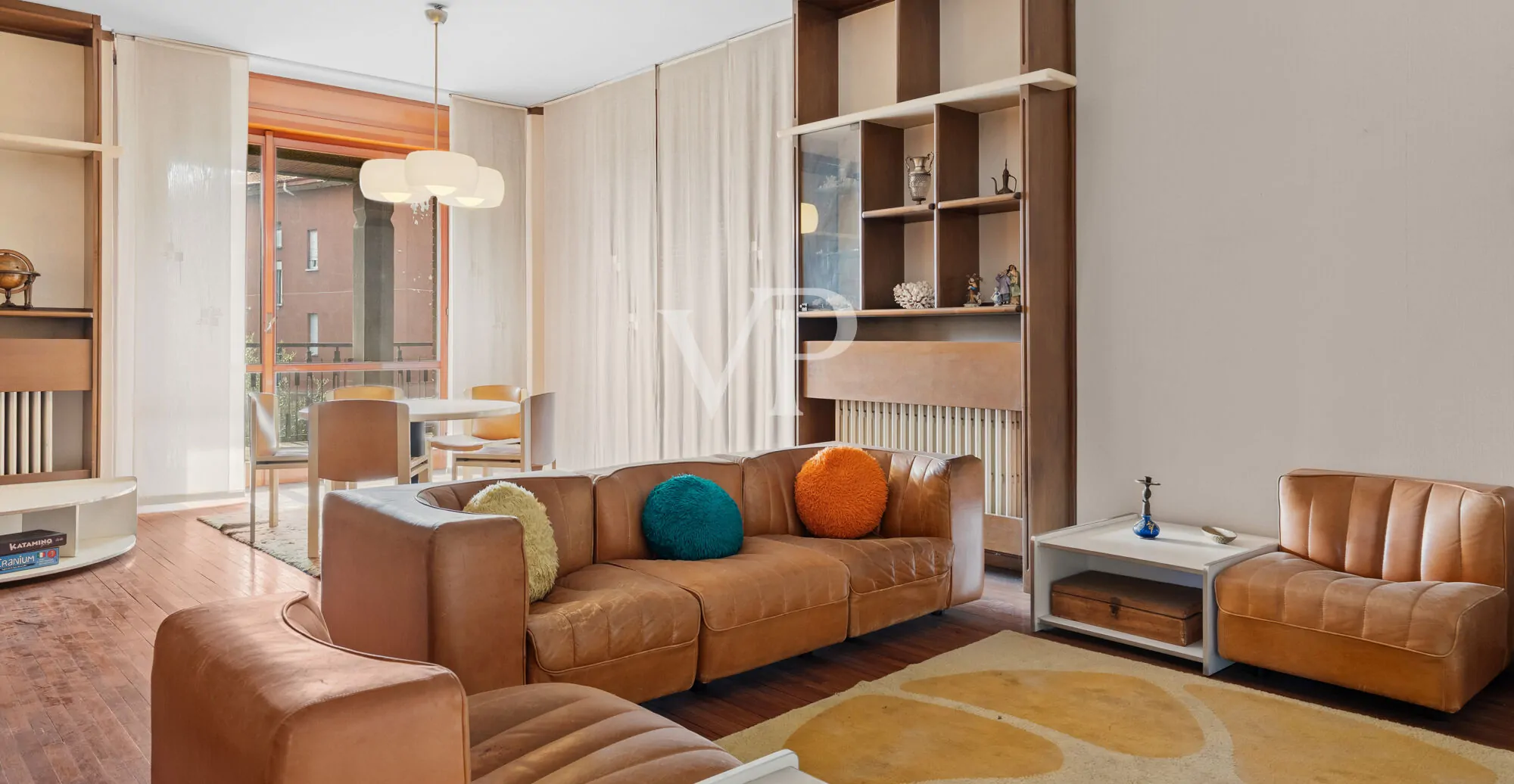 Repräsentative Mehrfamilienhausvilla auf drei Ebenen mit Garten