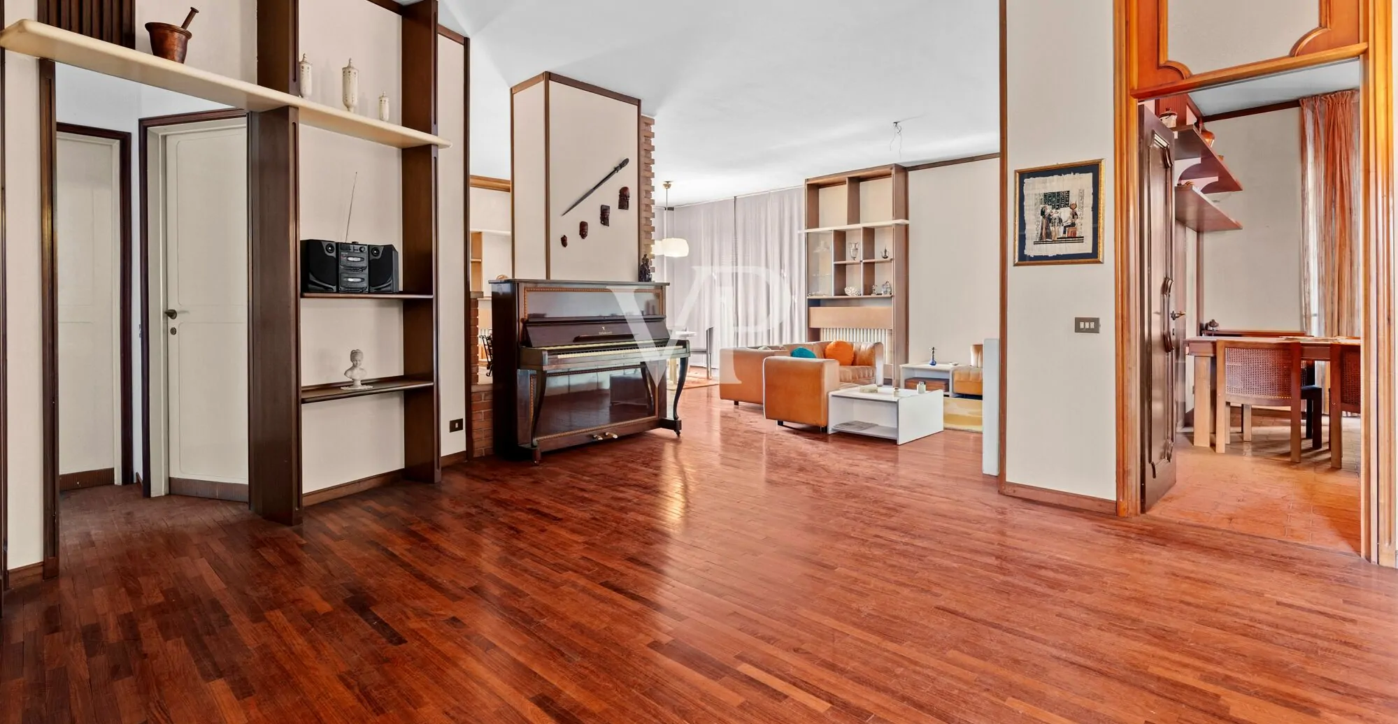 Repräsentative Mehrfamilienhausvilla auf drei Ebenen mit Garten