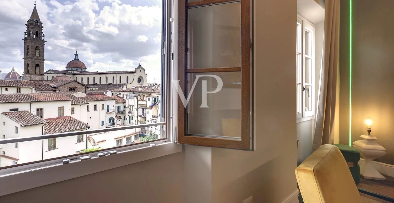 Renoviertes Penthouse im Stadtteil Oltrarno, Florenz