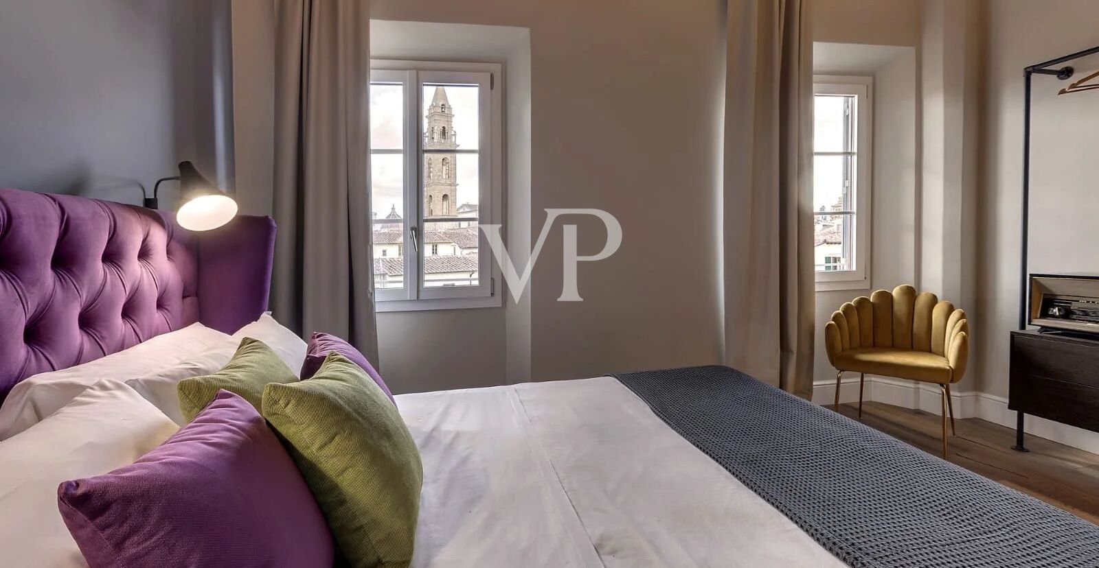 Renoviertes Penthouse im Stadtteil Oltrarno, Florenz