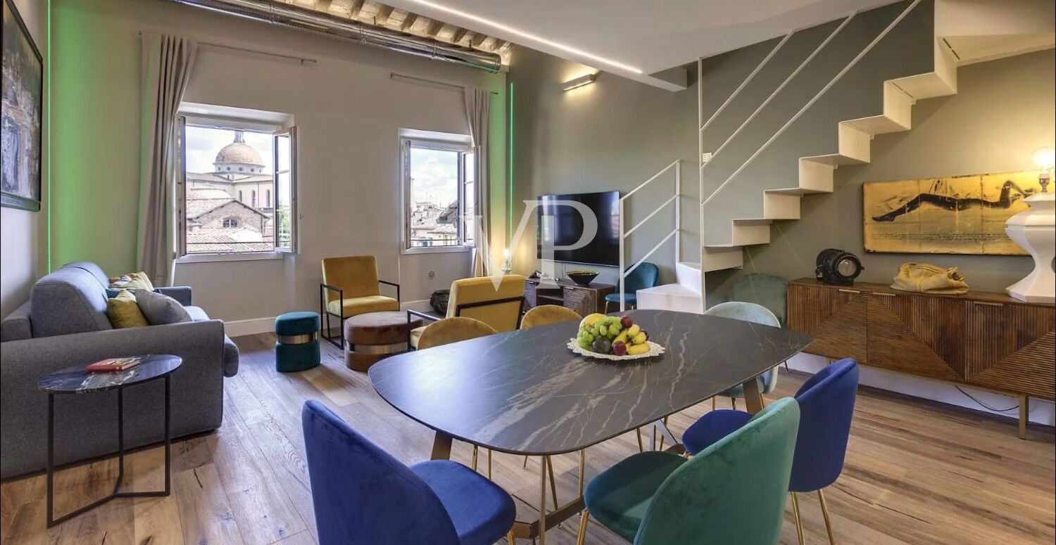 Renoviertes Penthouse im Stadtteil Oltrarno, Florenz