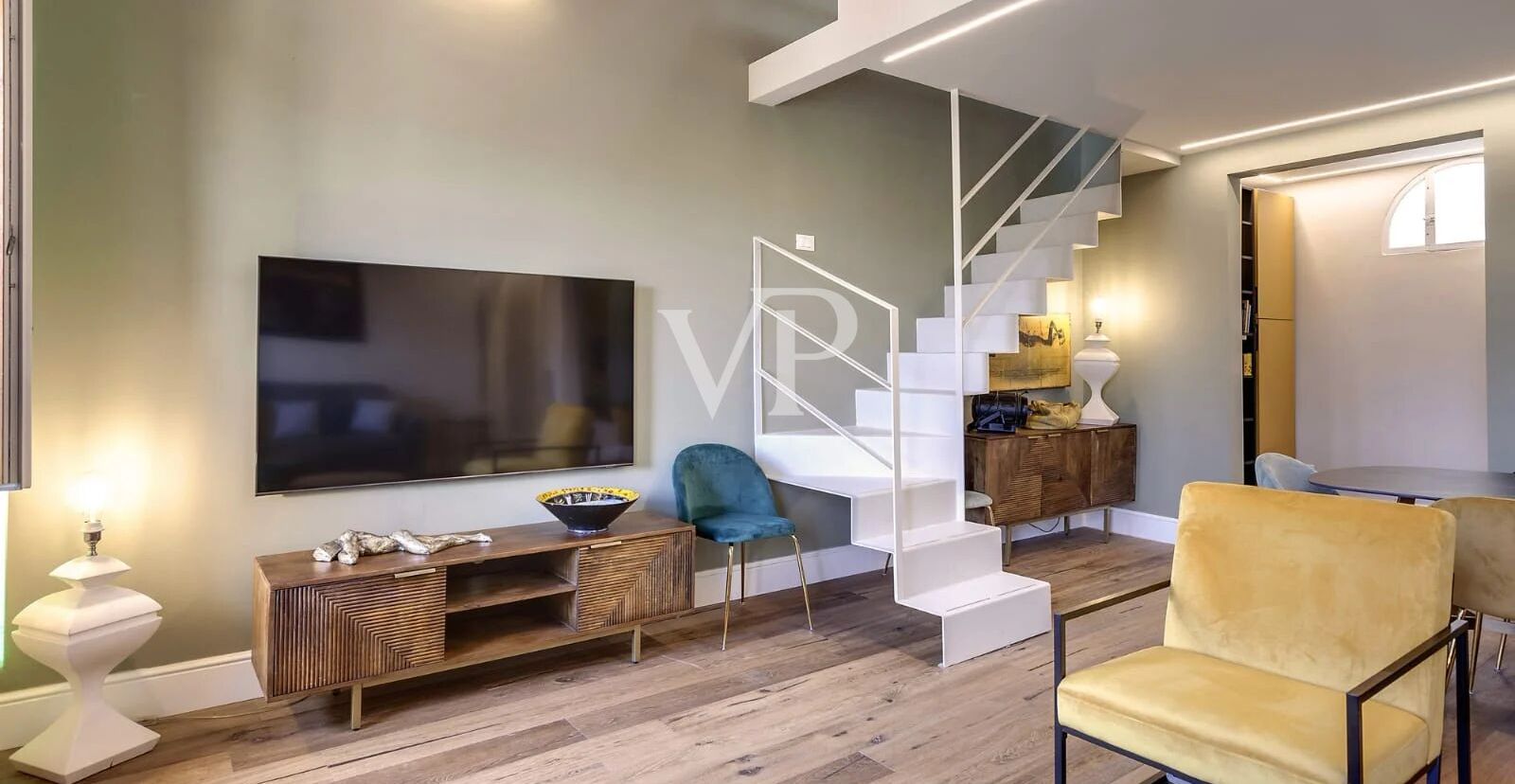 Renoviertes Penthouse im Stadtteil Oltrarno, Florenz