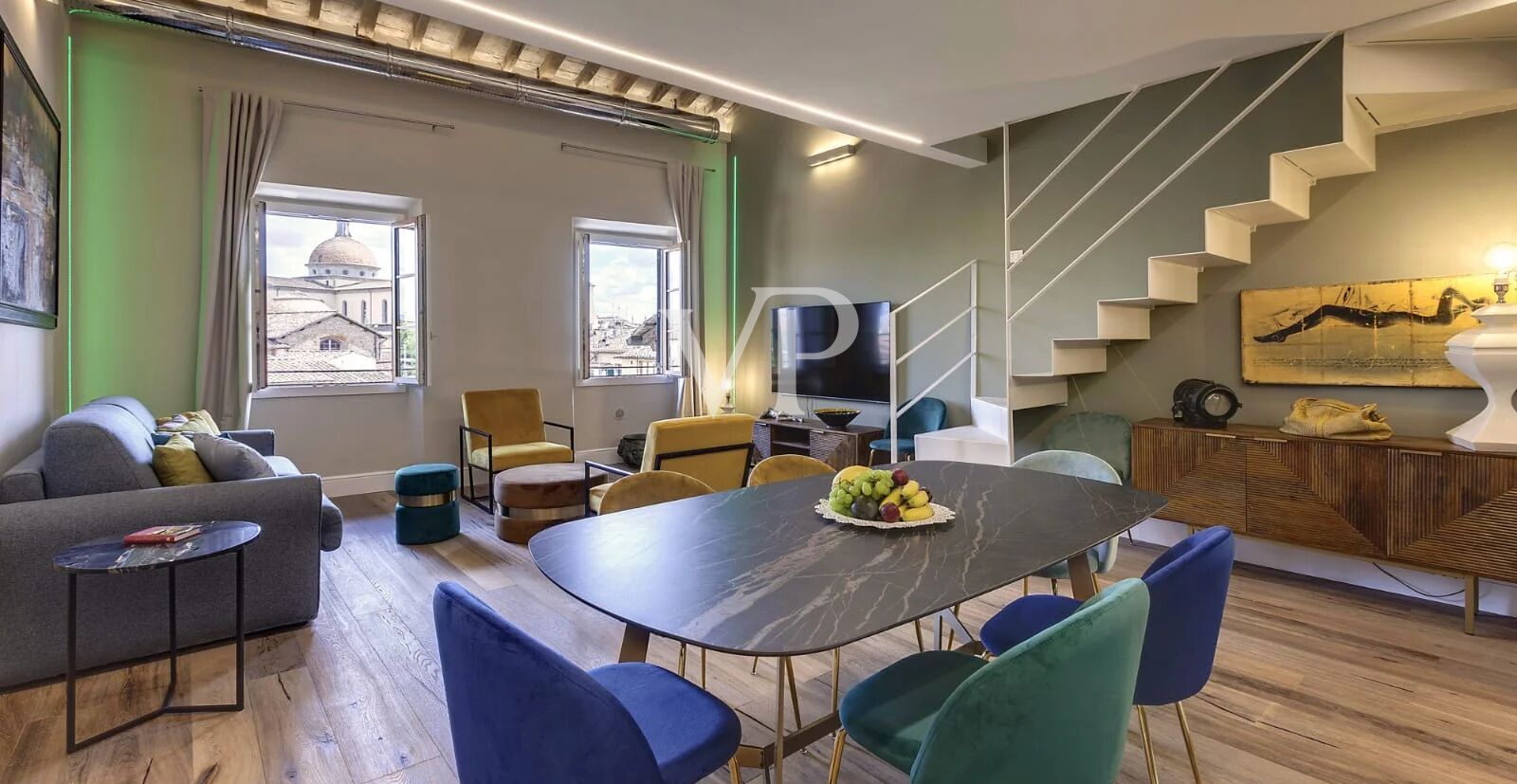 Renoviertes Penthouse im Stadtteil Oltrarno, Florenz