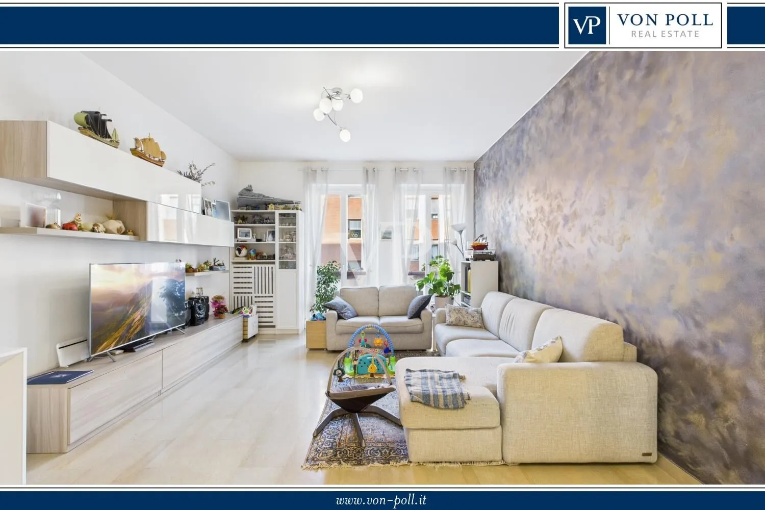 Drei-Zimmer-Wohnung plus Dienstleistungen, renovierter Keller und Parkplatz