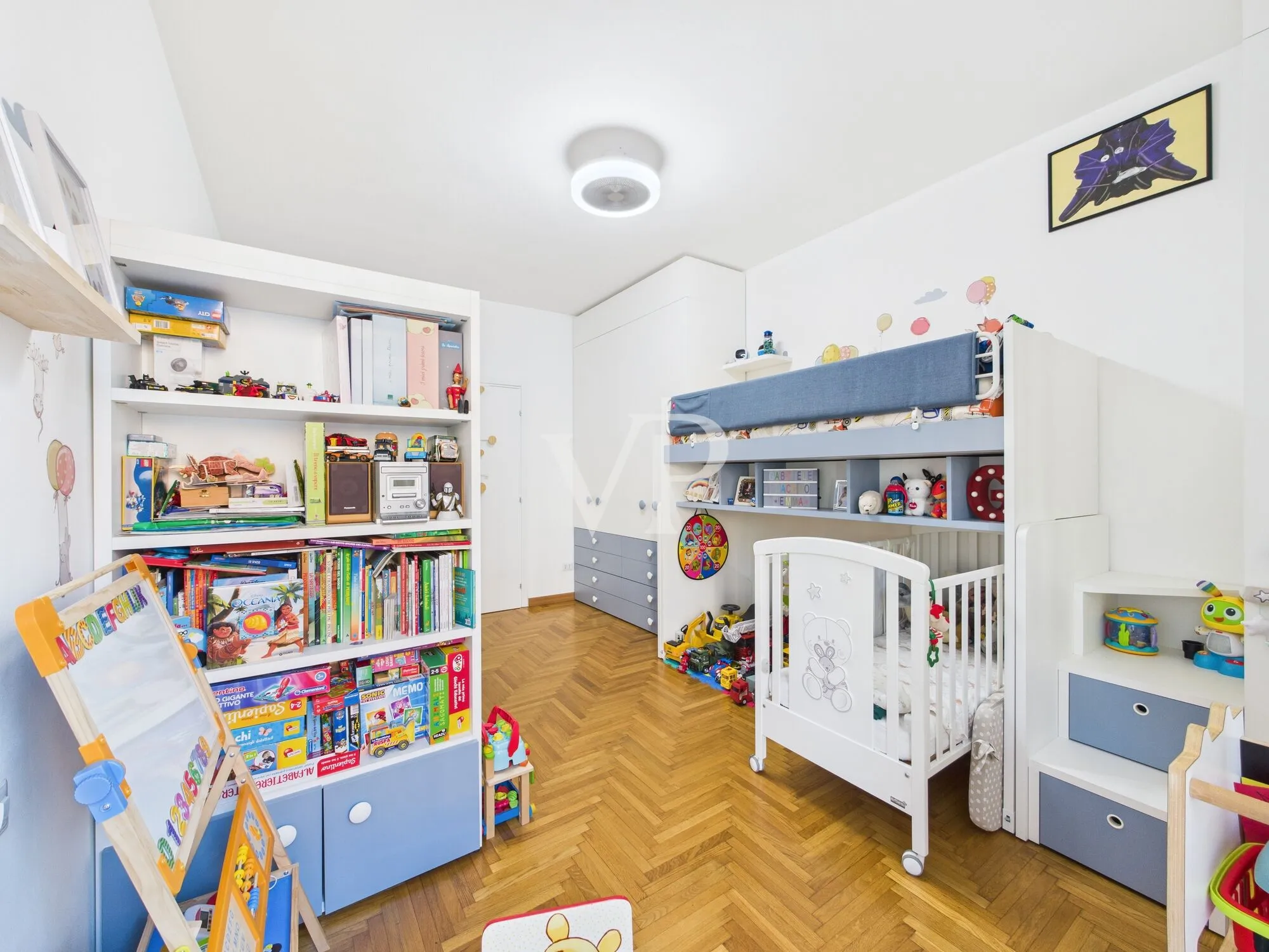 Drei-Zimmer-Wohnung plus Dienstleistungen, renovierter Keller und Parkplatz