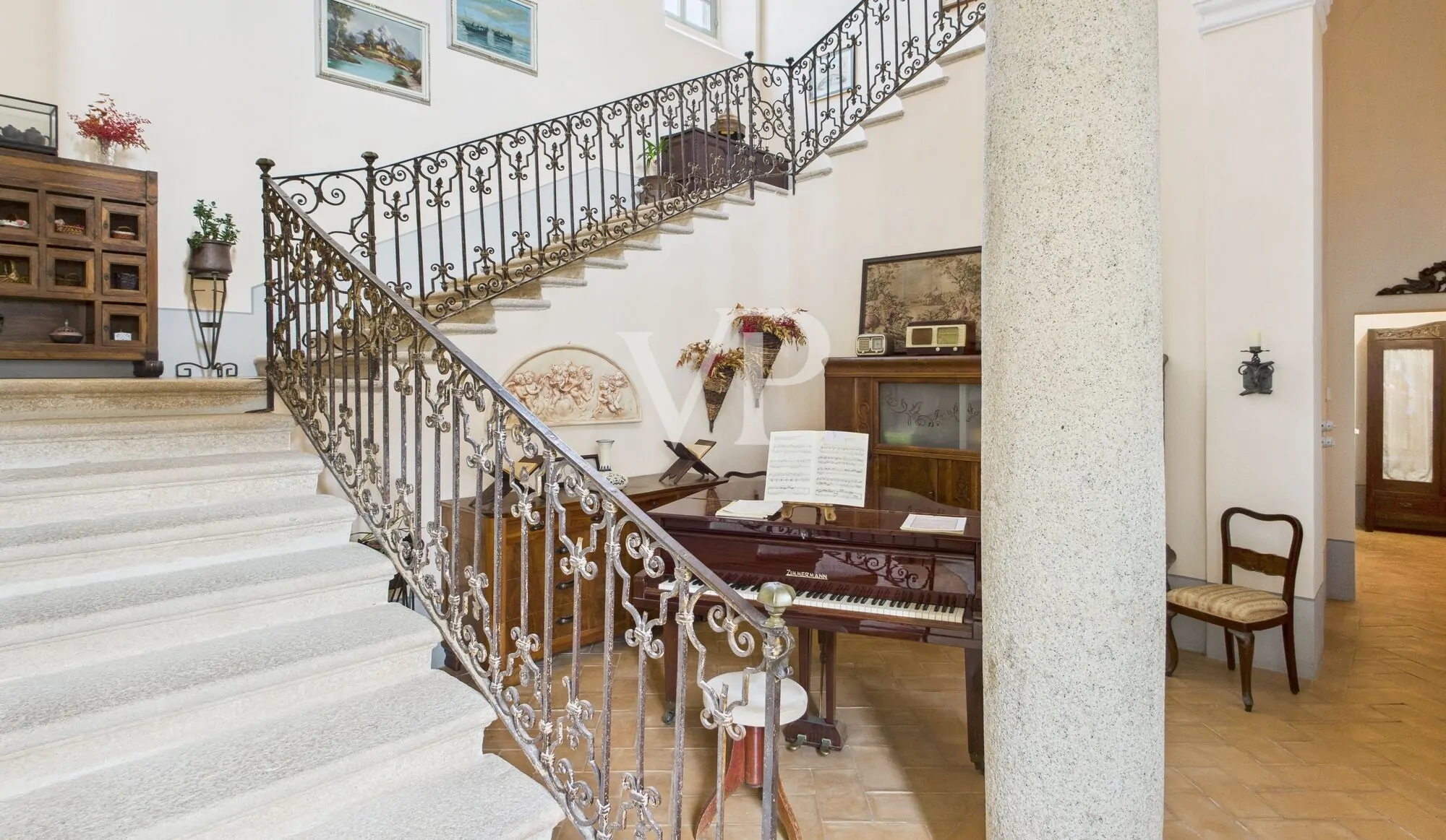 Wonderful historical palace within the walls of the castle of Castellazzo Novarese