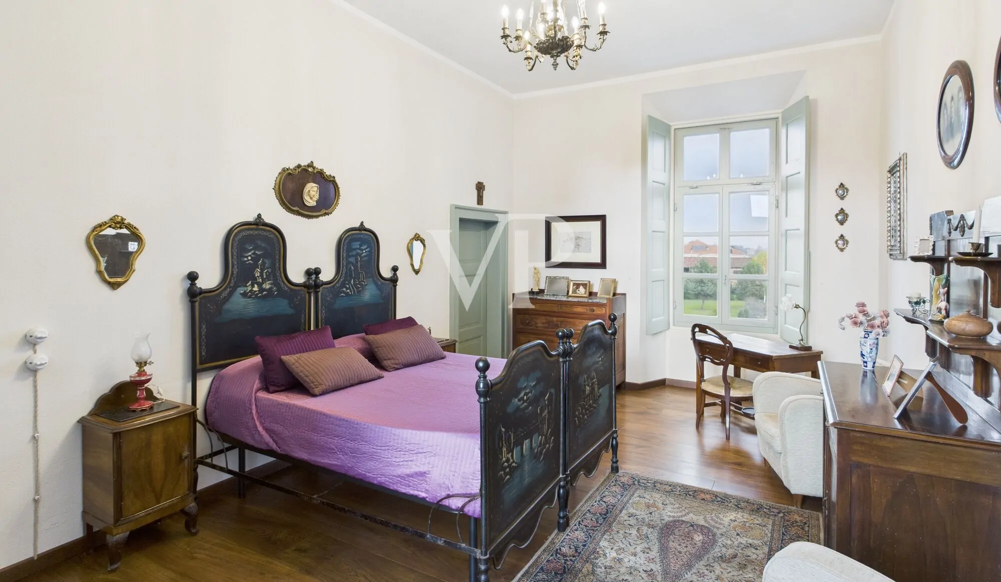 Wonderful historical palace within the walls of the castle of Castellazzo Novarese