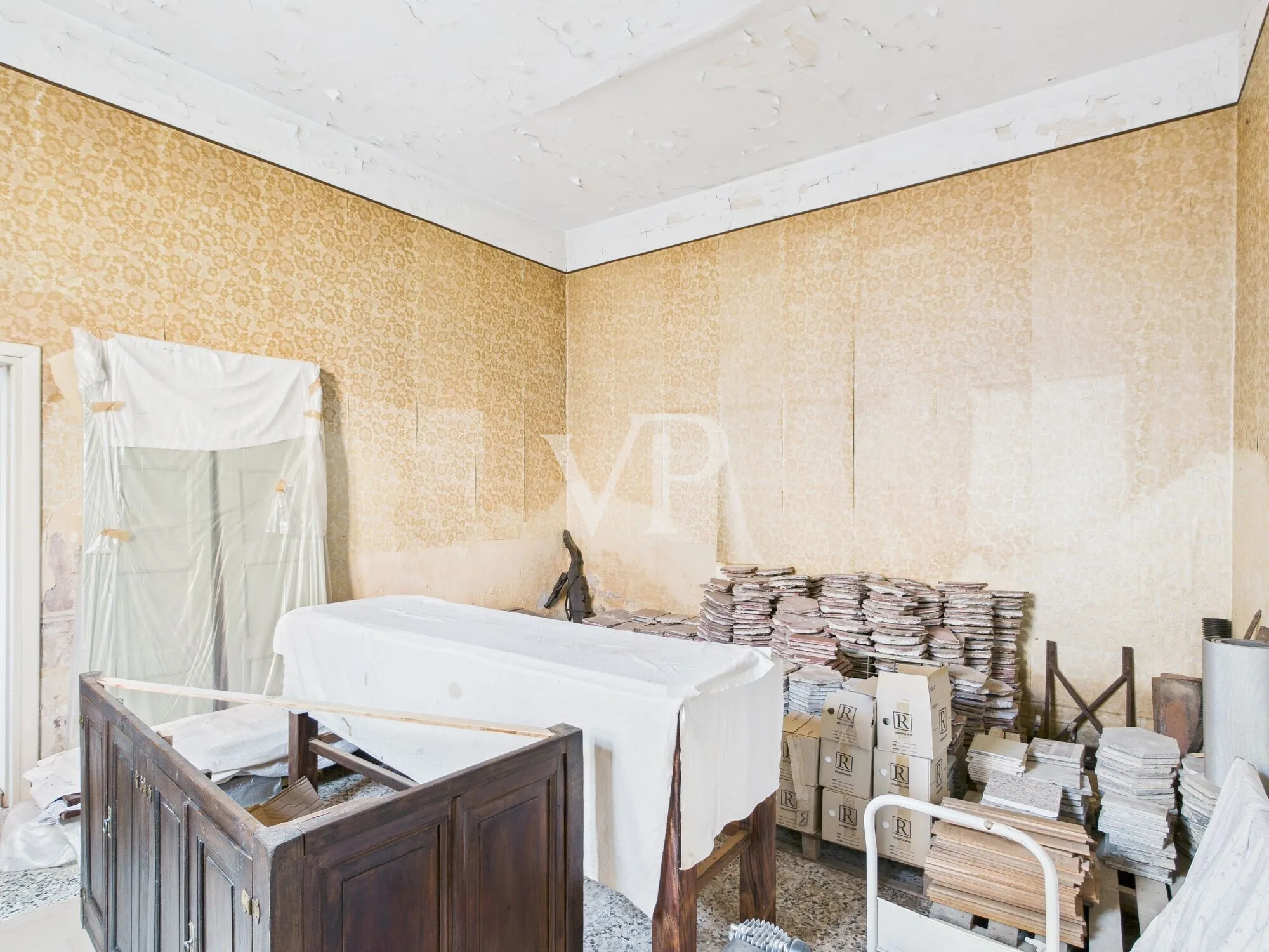 Authentic historic home within the castle walls