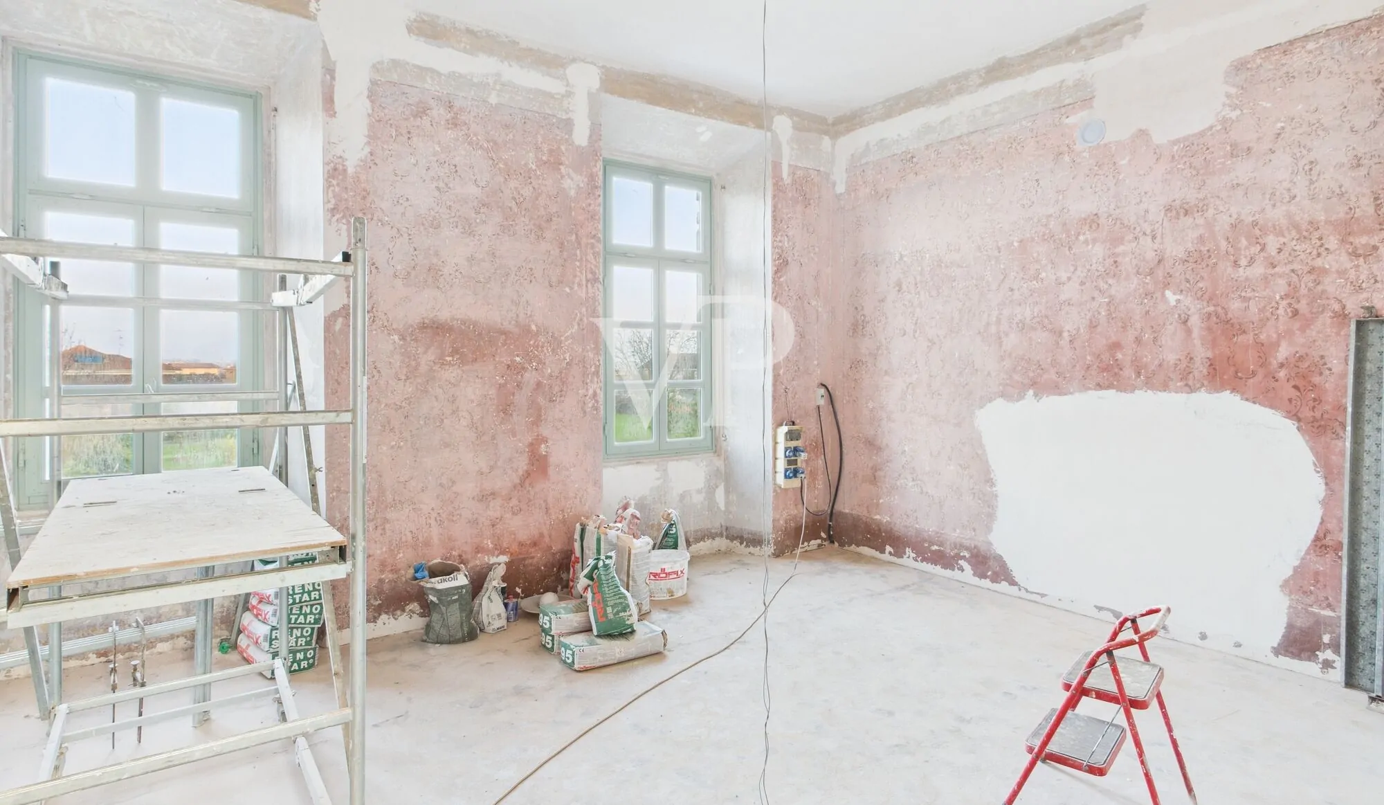 Wonderful historical palace within the walls of the castle of Castellazzo Novarese