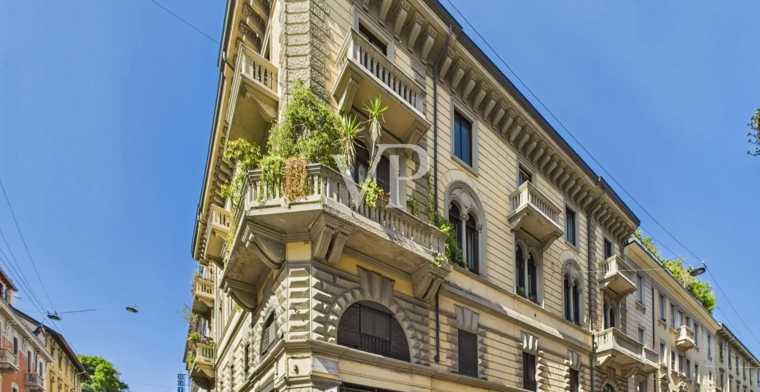 Prestigioso apartamento de cinco habitaciones en edificio histórico - zona Paolo Sarpi