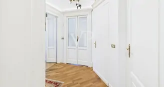 von_poll_real_estate_property_IT252942558_image_3