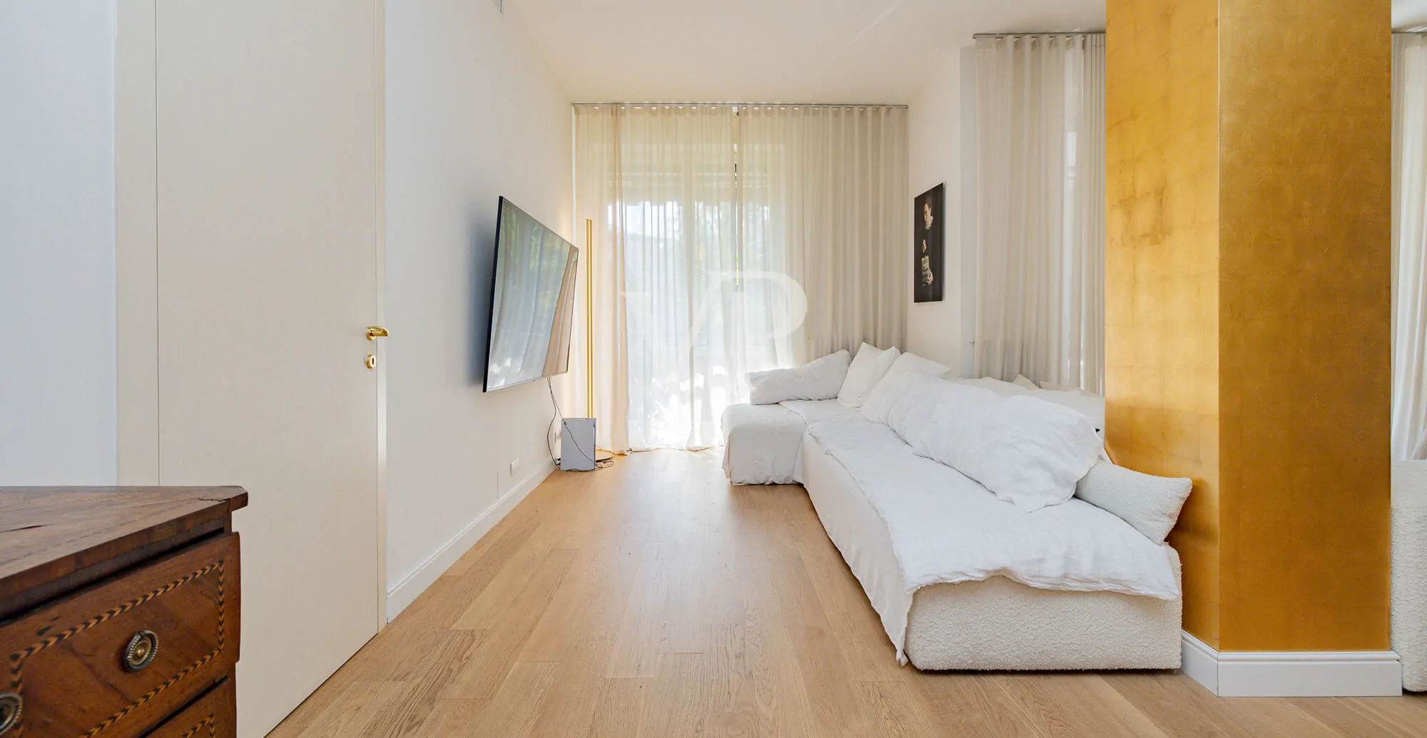 San Siro Club: renovierte Fünf-Zimmer-Wohnung mit Terrasse in einer prestigeträchtigen Anlage mit Schwimmbad