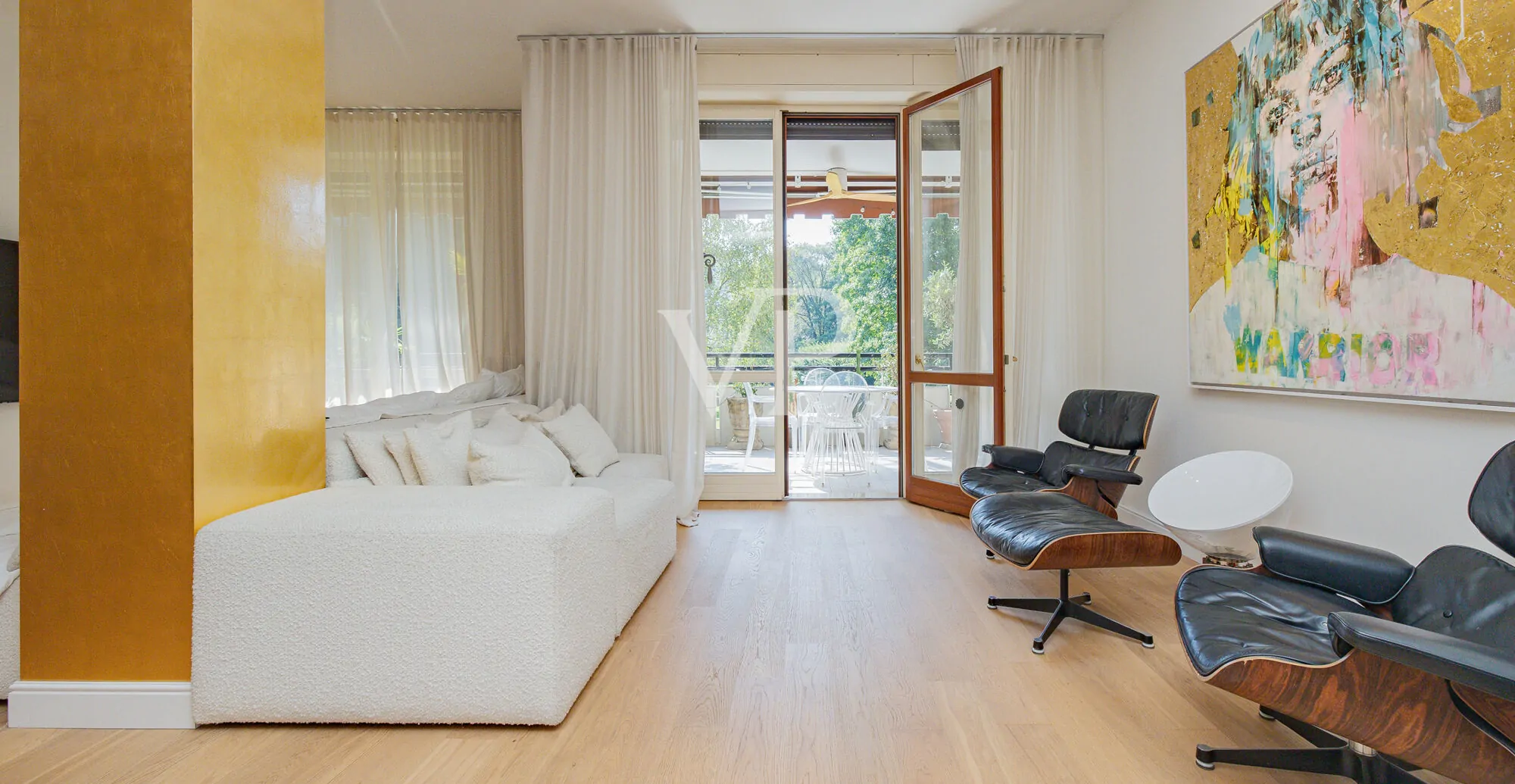 San Siro Club: renovierte Fünf-Zimmer-Wohnung mit Terrasse in einer prestigeträchtigen Anlage mit Schwimmbad