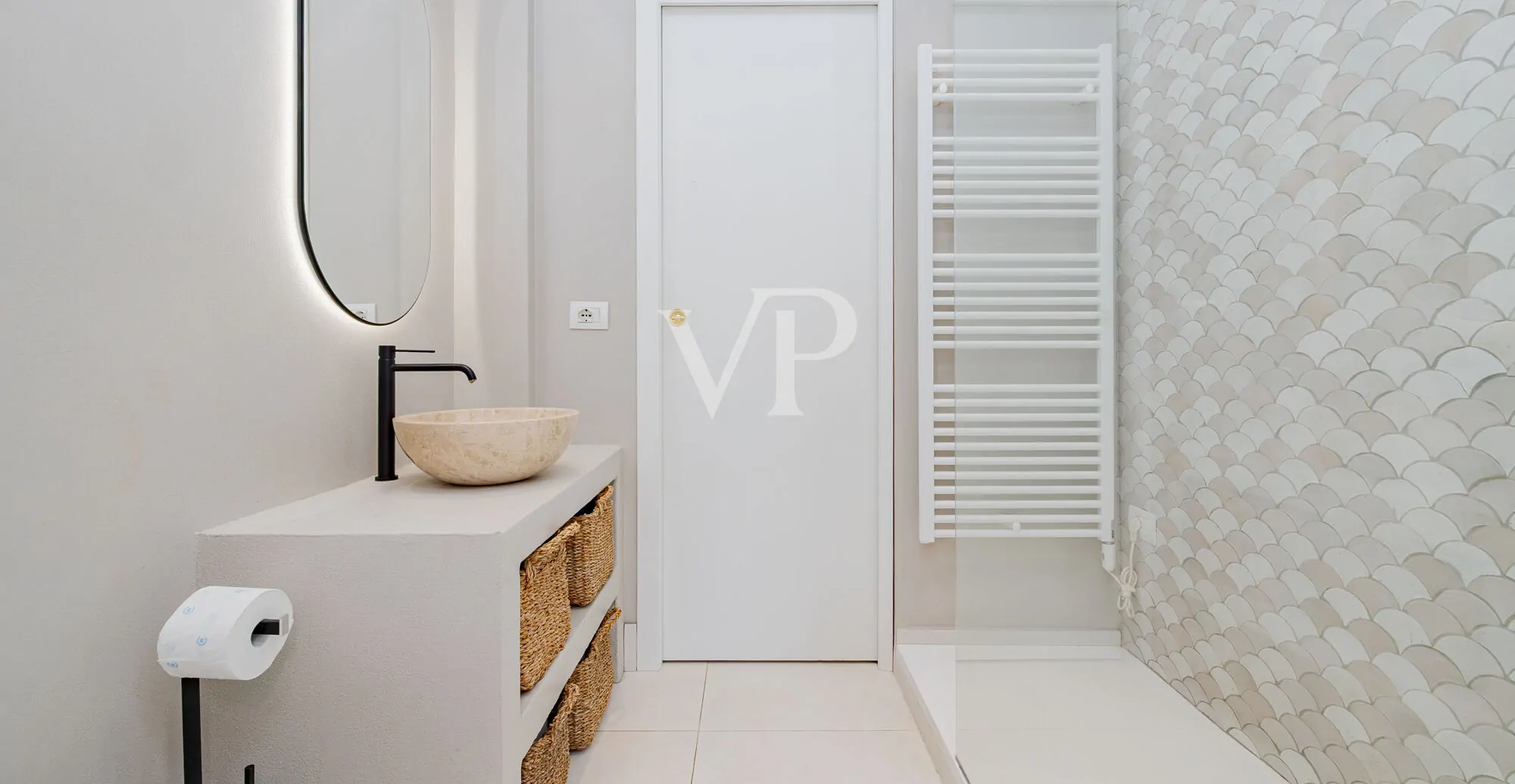 San Siro Club: renovierte Fünf-Zimmer-Wohnung mit Terrasse in einer prestigeträchtigen Anlage mit Schwimmbad