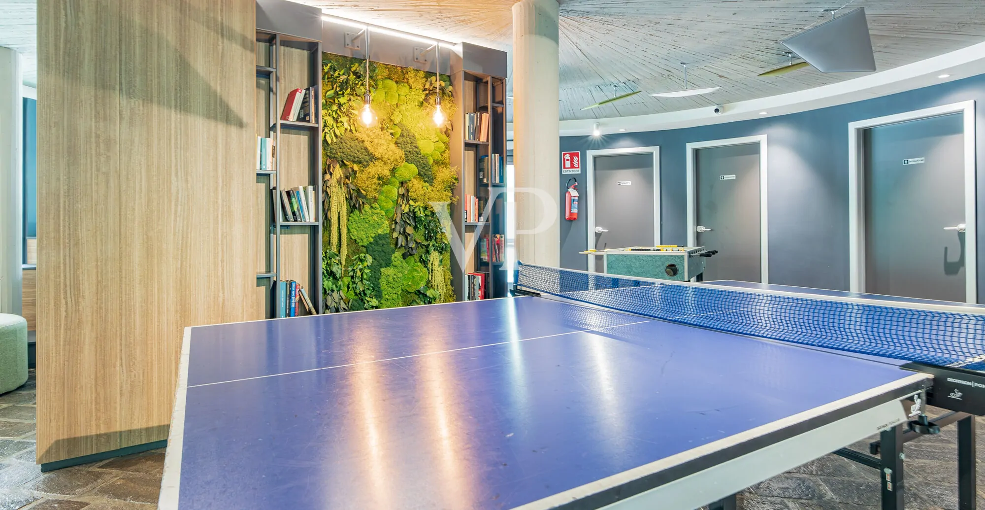 San Siro Club: renovierte Fünf-Zimmer-Wohnung mit Terrasse in einer prestigeträchtigen Anlage mit Schwimmbad