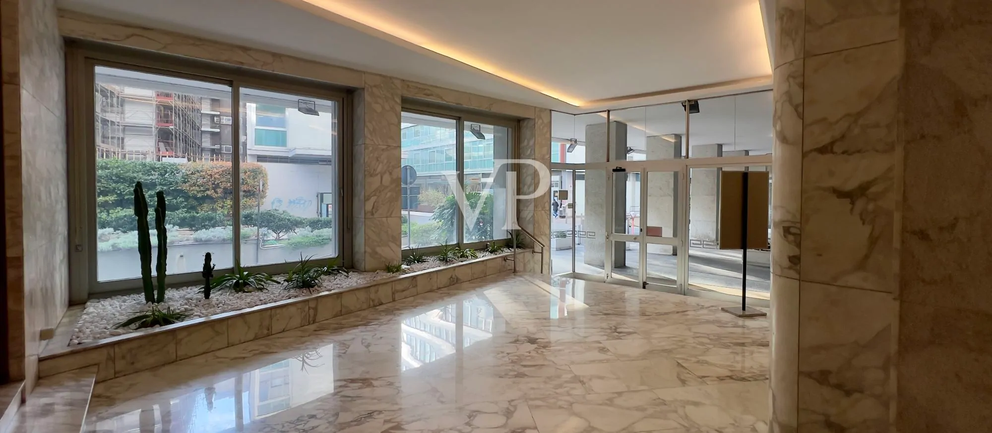 Ingresso palazzo Corso Italia 15