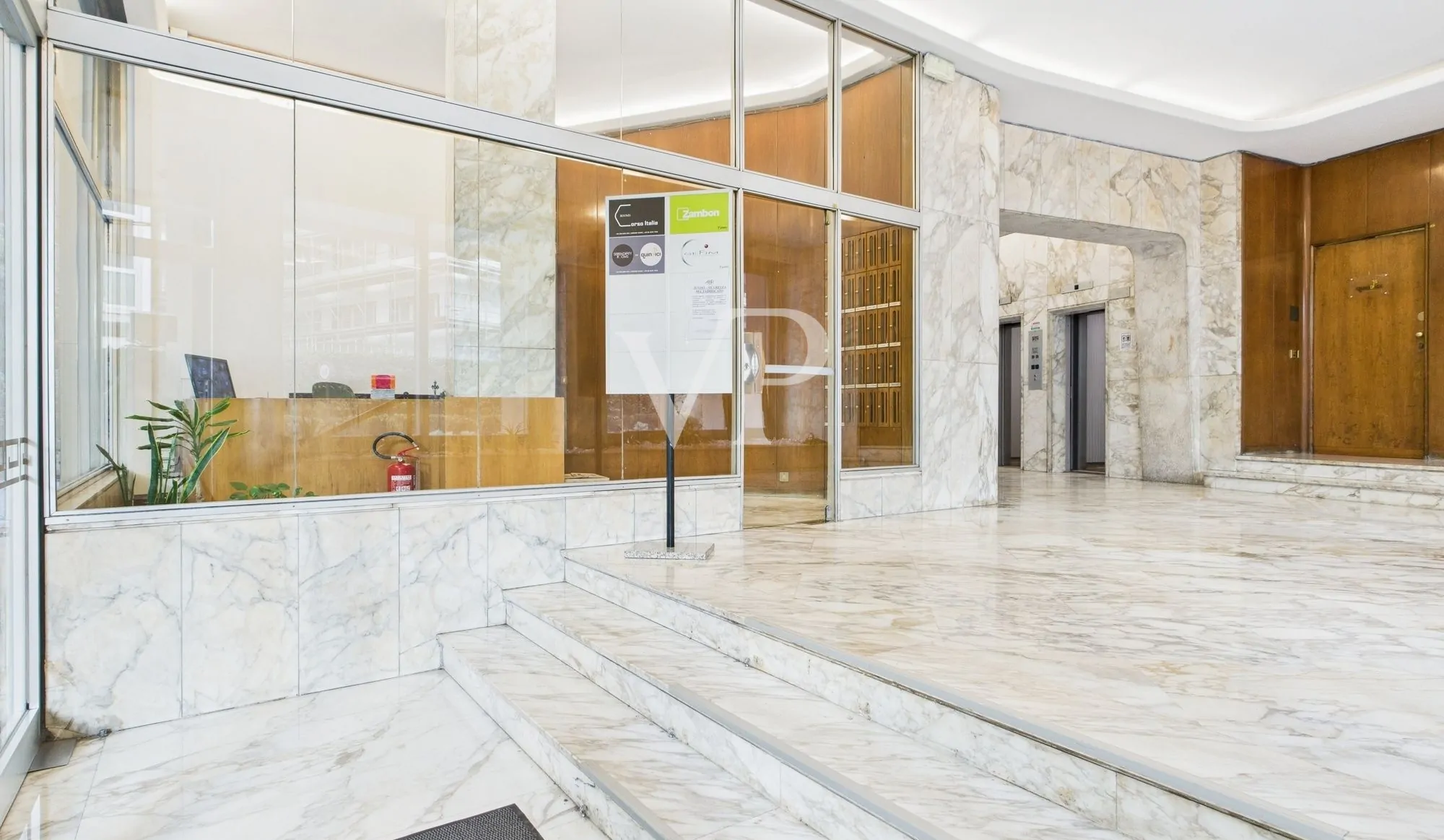 Ingresso Concierge e ascensori