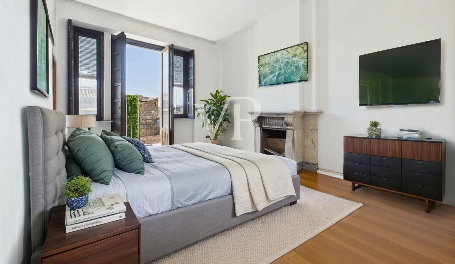 Elegant Penthouse on Two Floors with Terrace in Exclusive Area of Catania