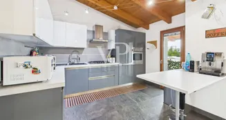 von_poll_real_estate_property_IT252942589_image_3