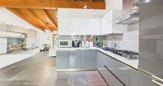 von_poll_real_estate_property_IT252942589_image_4