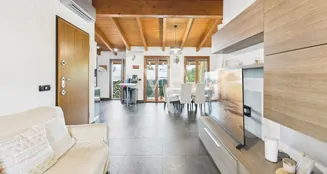 von_poll_real_estate_property_IT252942589_image_0