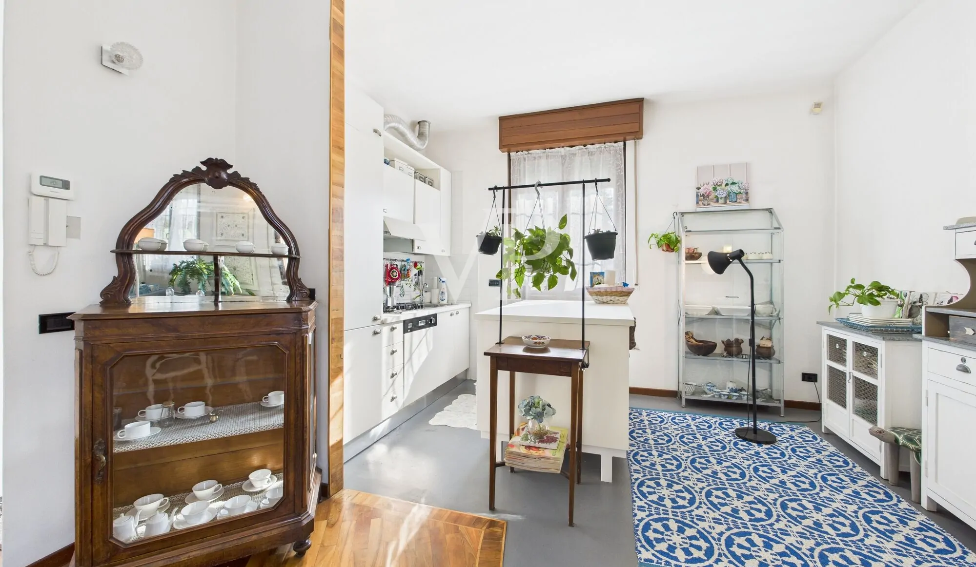 Detached villa in excellent condition with private garden