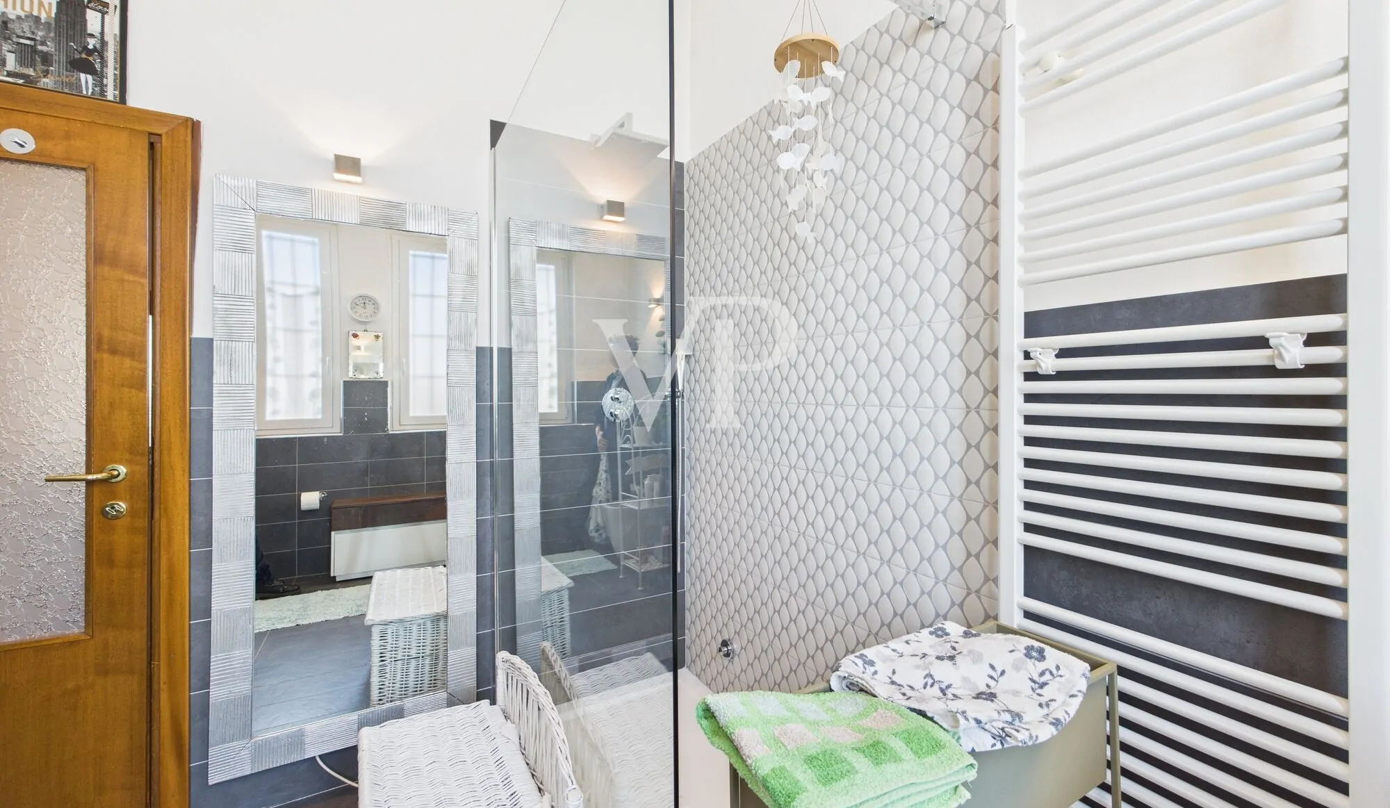 Detached villa in excellent condition with private garden