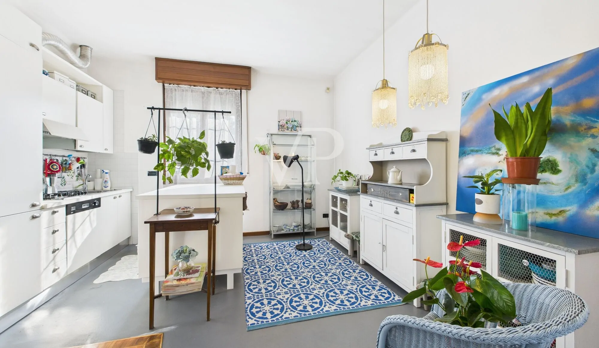 Detached villa in excellent condition with private garden