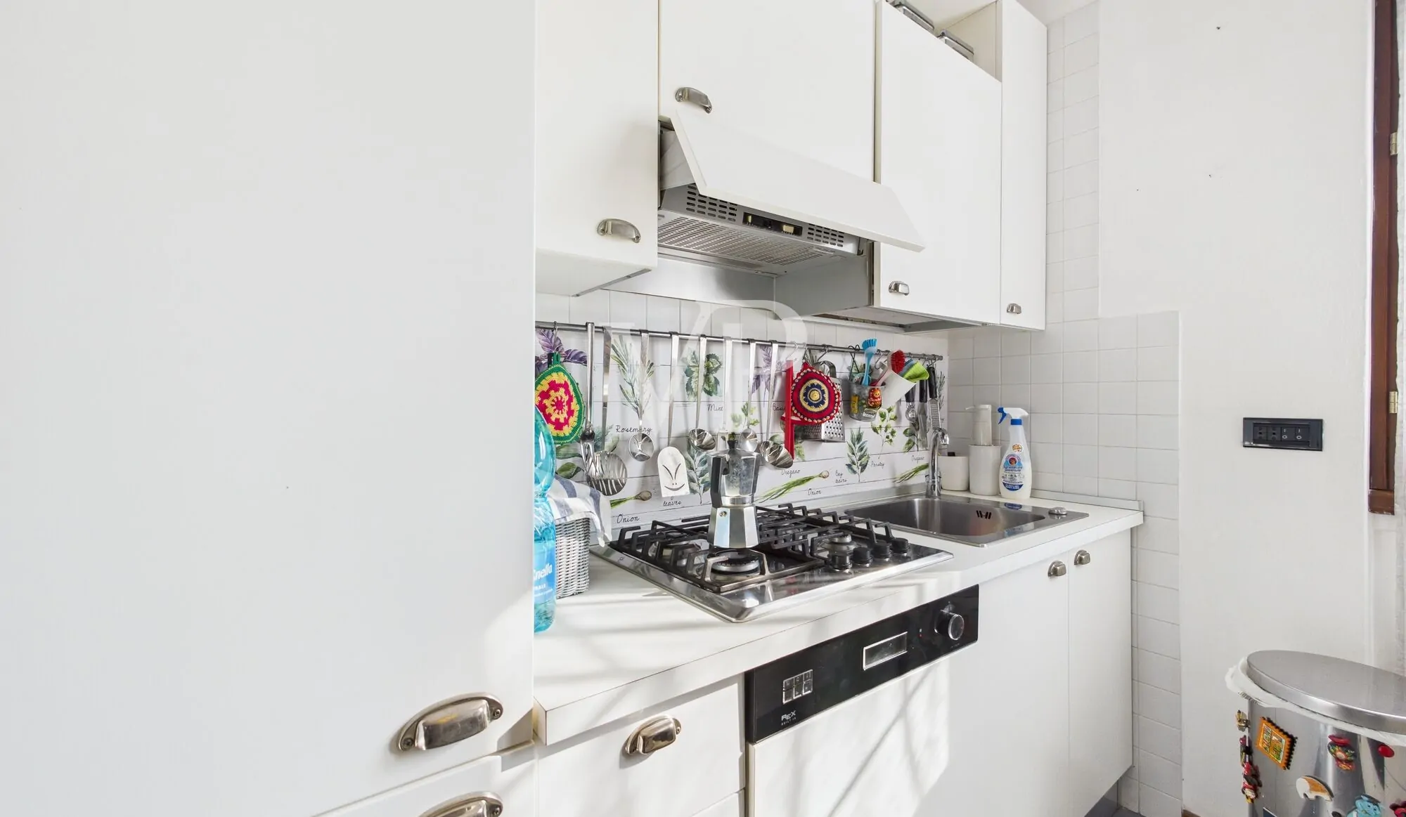 Detached villa in excellent condition with private garden