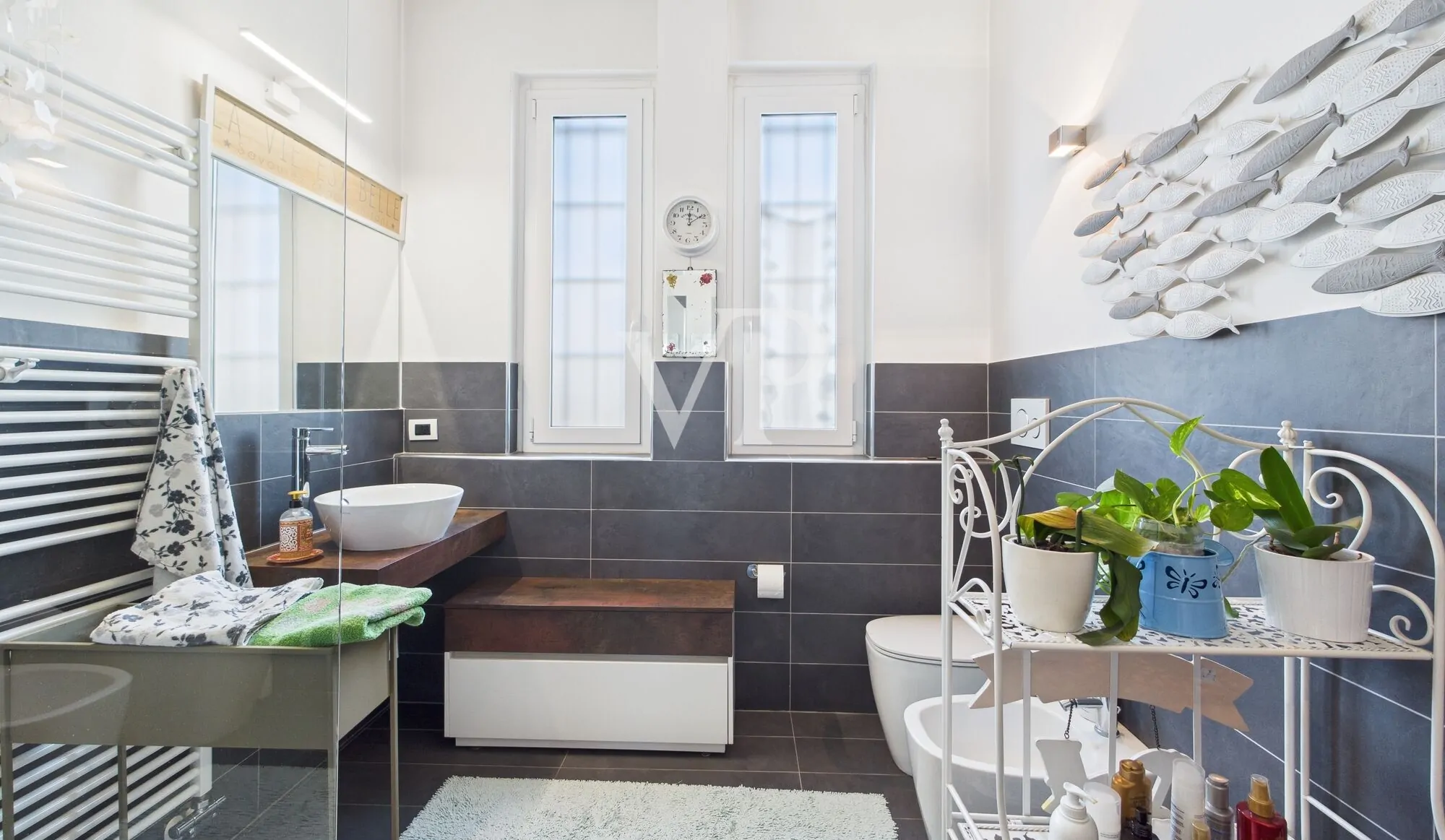 Detached villa in excellent condition with private garden