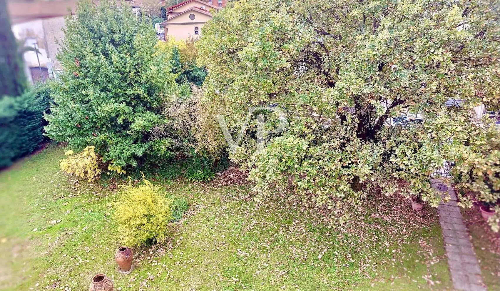 Liberty Villa mit Park - Zeitgenössische Eleganz in Porcari (Lucca)