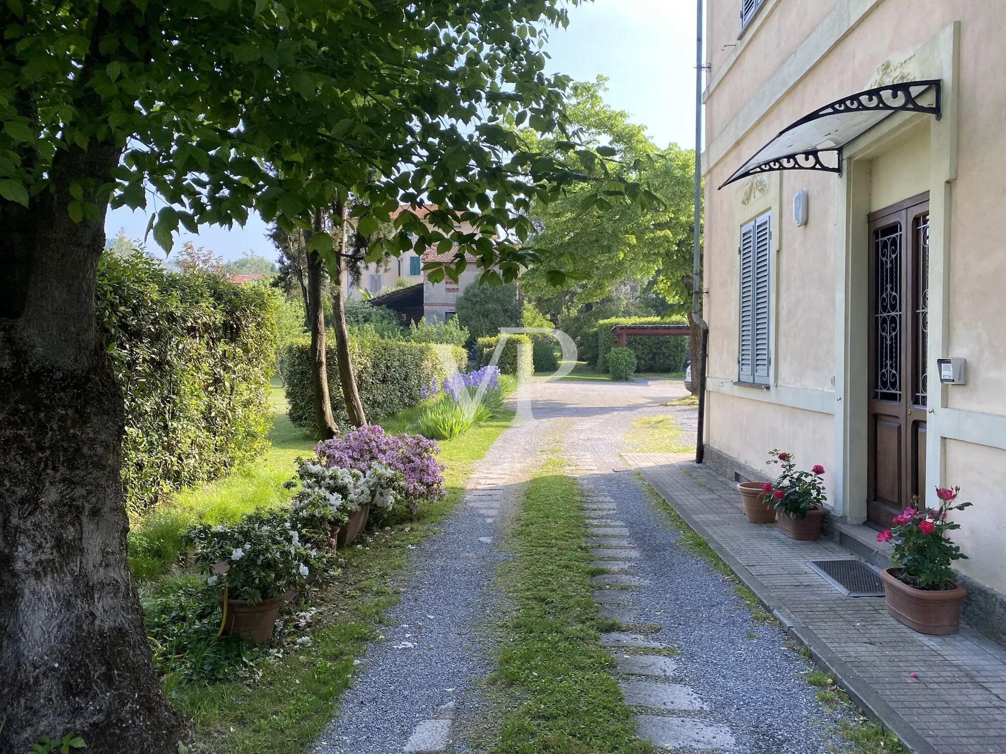 Liberty Villa mit Park - Zeitgenössische Eleganz in Porcari (Lucca)