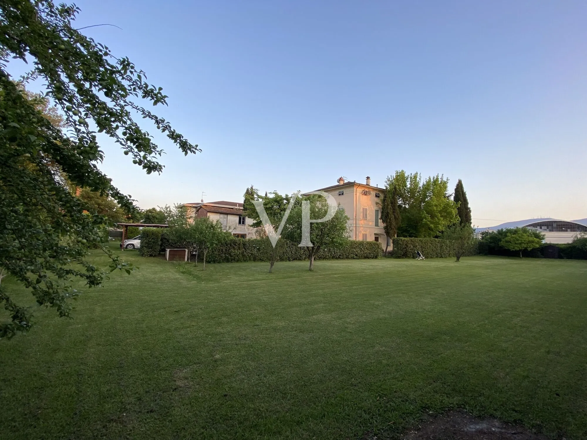 Liberty Villa mit Park - Zeitgenössische Eleganz in Porcari (Lucca)