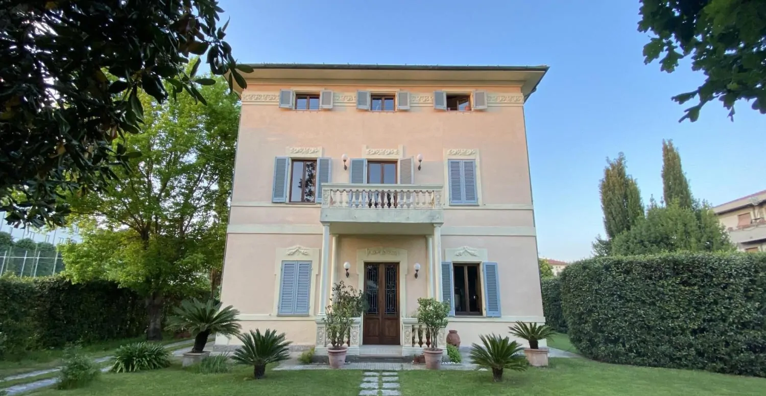 Liberty Villa mit Park - Zeitgenössische Eleganz in Porcari (Lucca)