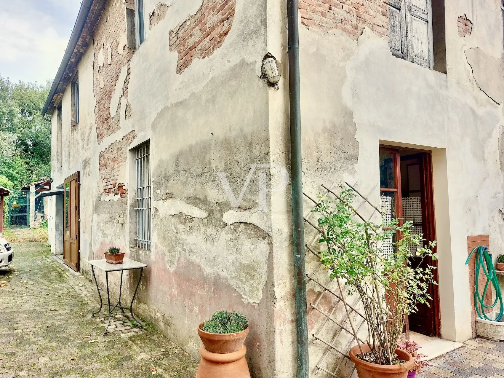 Liberty Villa mit Park - Zeitgenössische Eleganz in Porcari (Lucca)