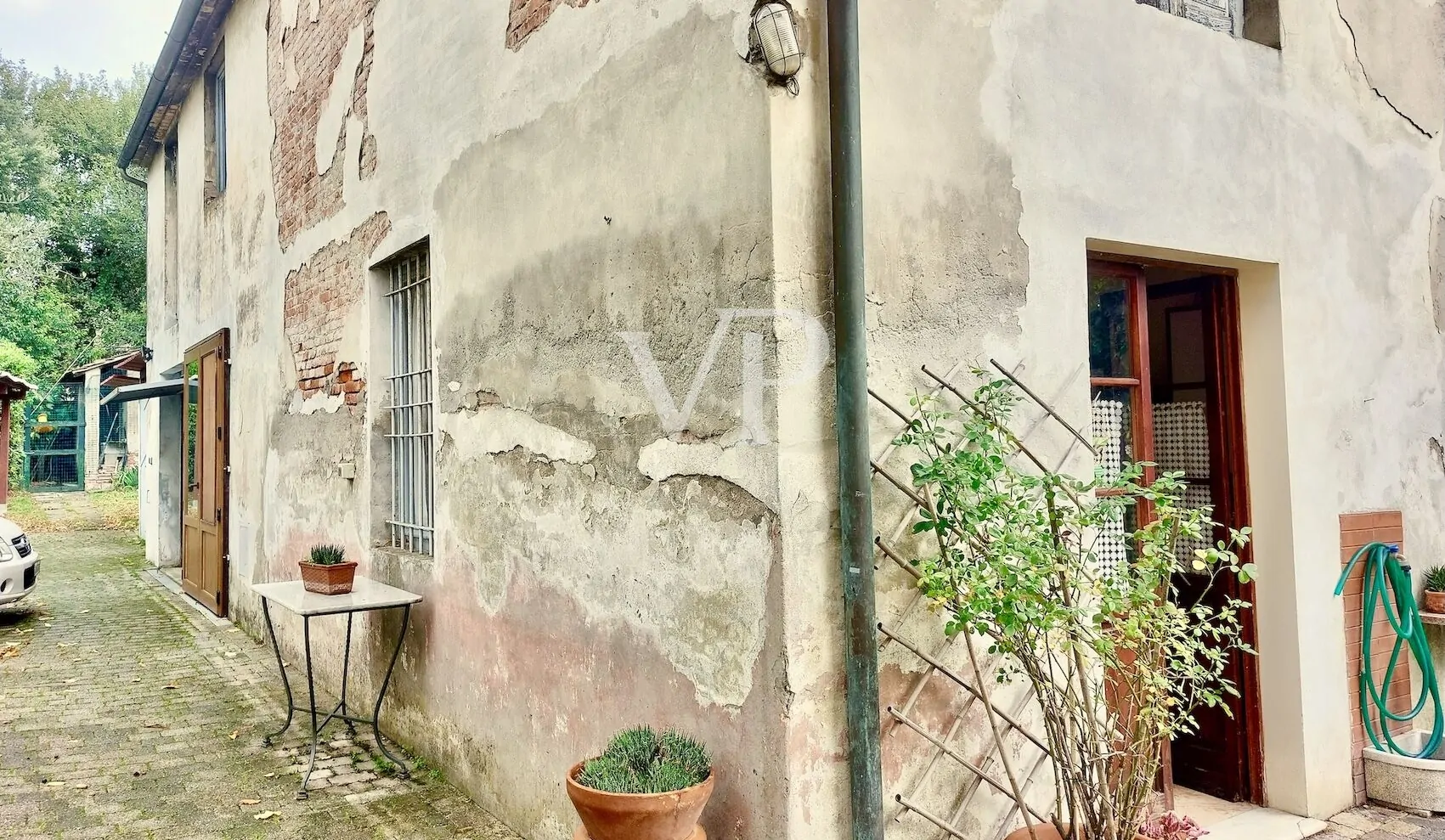 Liberty Villa mit Park - Zeitgenössische Eleganz in Porcari (Lucca)