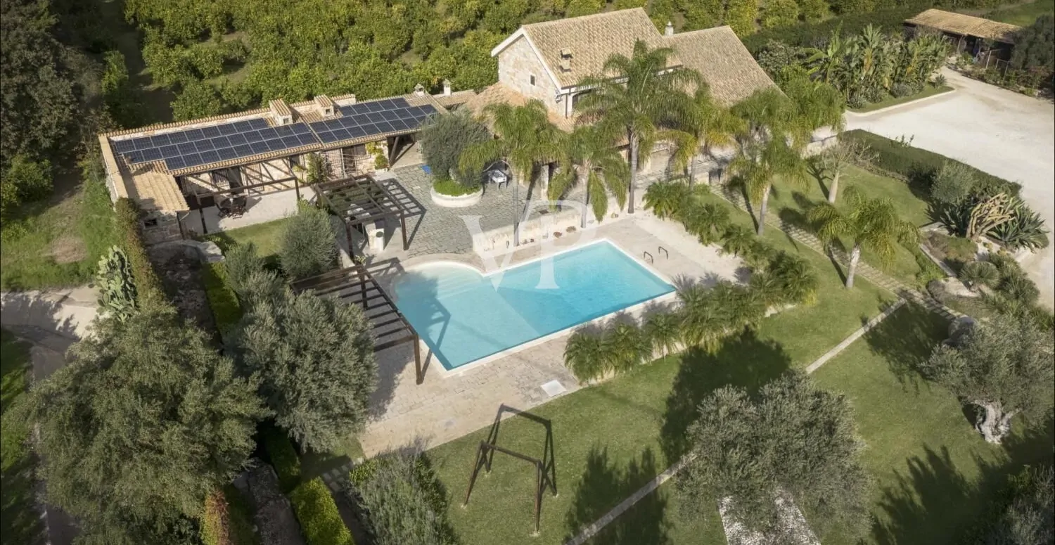 Prestigious farmhouse from 1895