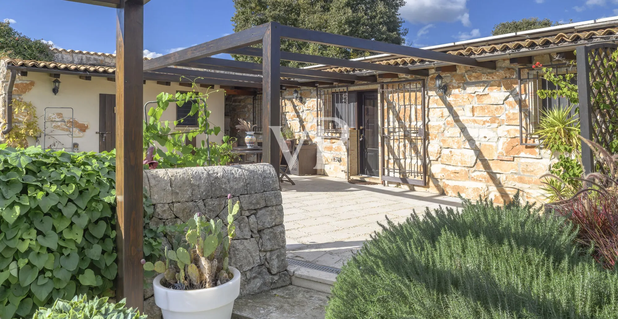 Prestigious farmhouse from 1895