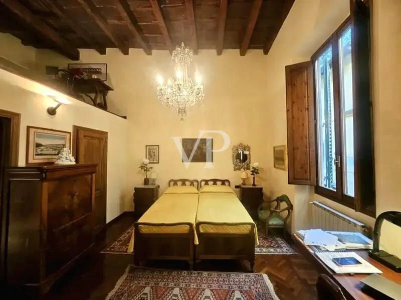 Very Central High Representative Apartment