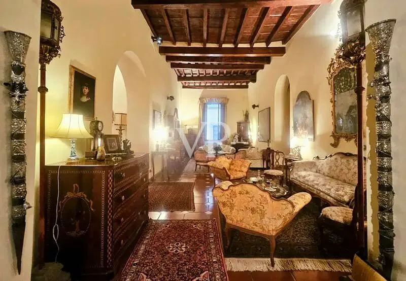 Very Central High Representative Apartment