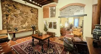 von_poll_real_estate_property_IT254152614_image_1