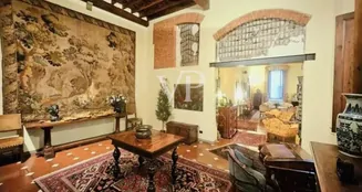 von_poll_real_estate_property_IT254152614_image_0