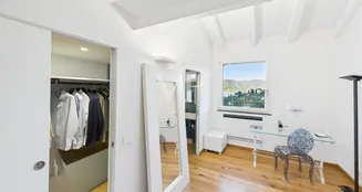 von_poll_real_estate_property_IT252942619_image_20