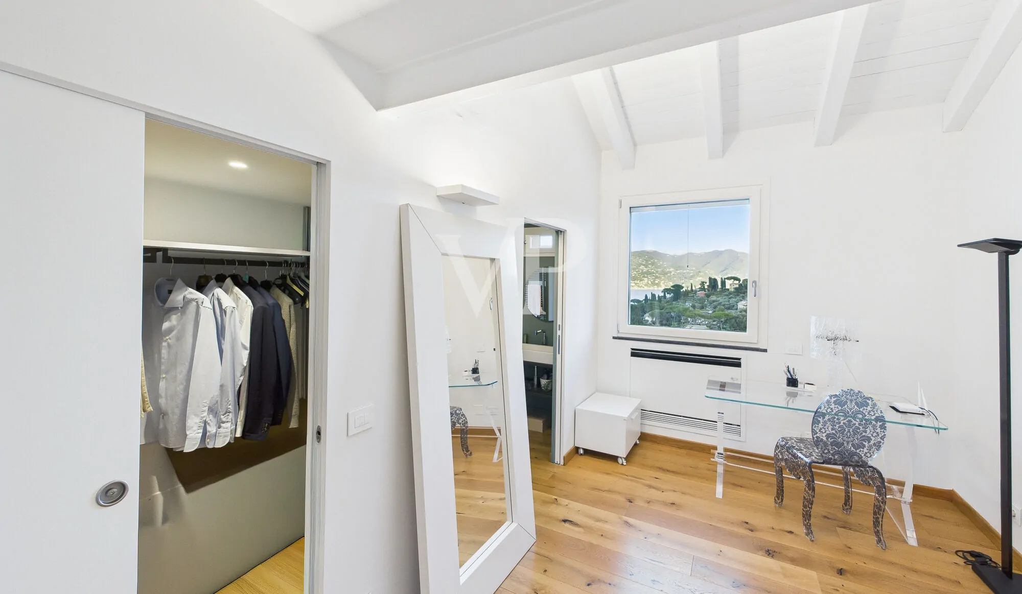 Villa 2 camera guardaroba studio